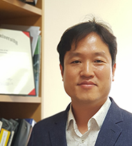 Jae-Young Kim